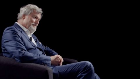 Gunter Pauli sur la scène de Thinker View