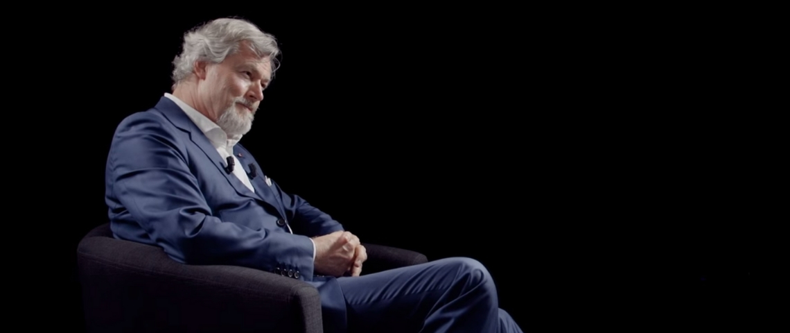 Quelles conférences regarder pour comprendre le monde ? Gunter Pauli sur la scène de Thinker View