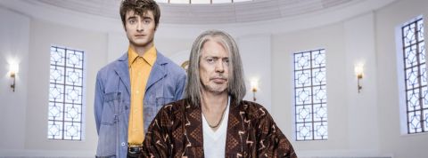 Miracle worker deux hommes regarde en face d'eux.