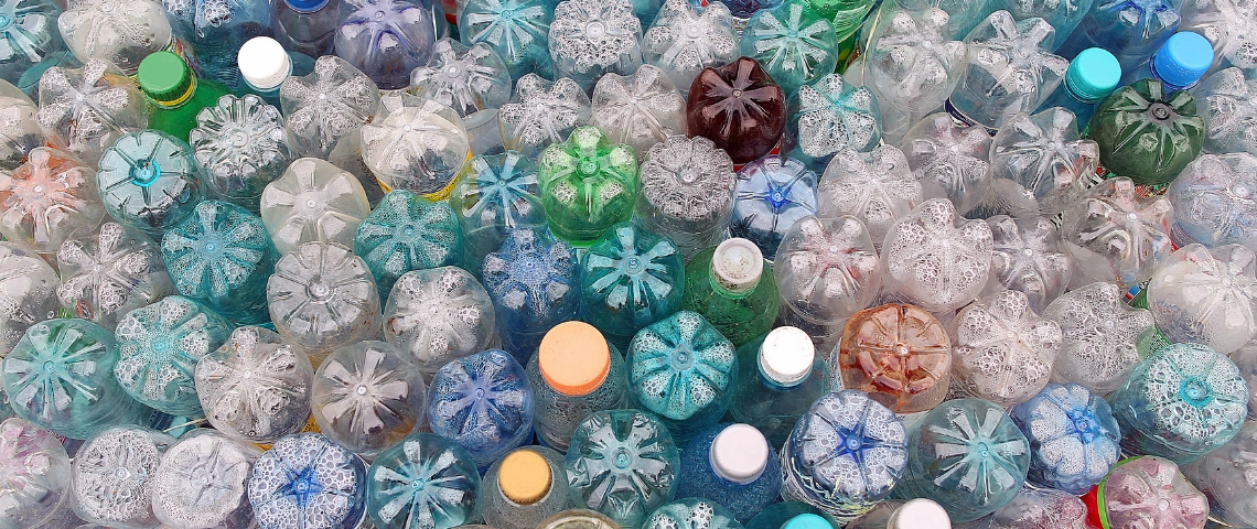 Imaginer le packaging propre du futur, c'est possible des bouteilles de plastiques