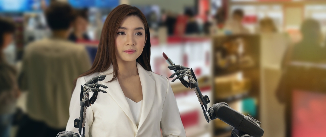 L'IA au service de l'industrie cosmetique une femme asiatique se fait maquiller par un robot