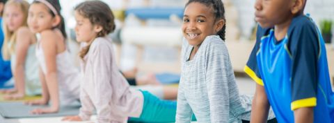 Concordia Bilingual School Paris, l'école des soft skills Des enfants qui font du yoga