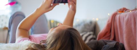 yubo-fille-allonge yubo-fille-allonge