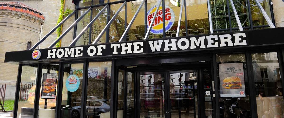 Pour la fête des mères le Whopper devient une Whomère Devanture d'une enseigne Burger King