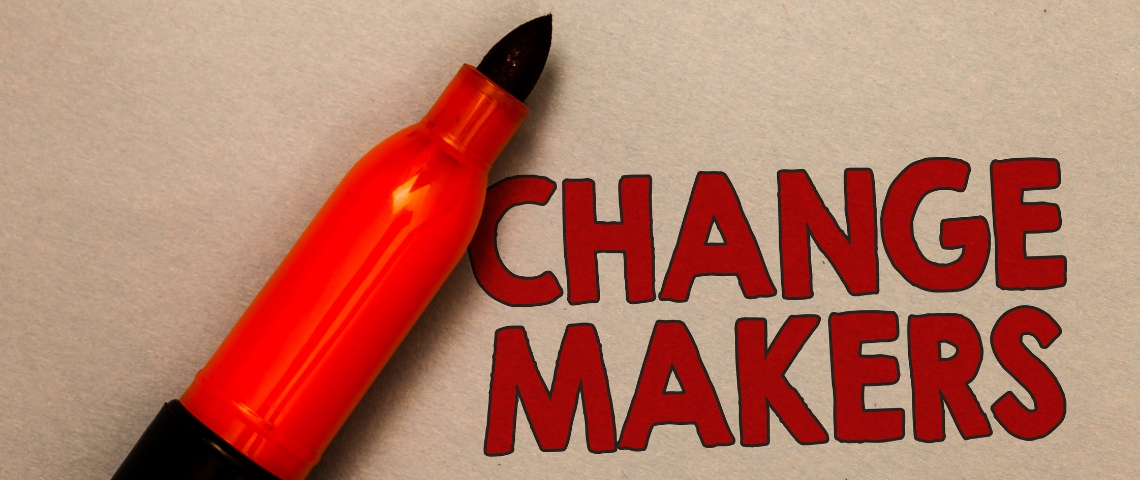 Découvrez la méthode de celui qui a influencé et fait plier des lobbies change maker pancarte