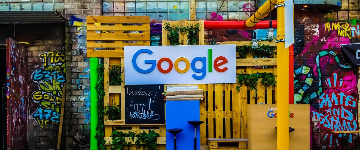 Google ouvre les portes de son centre mondial de sécurité en Europe Logo Google