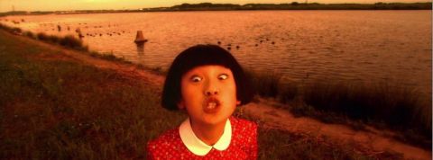 Outbuster, la plateforme des films coup de poing une jeune fille japonaise fait la grimace