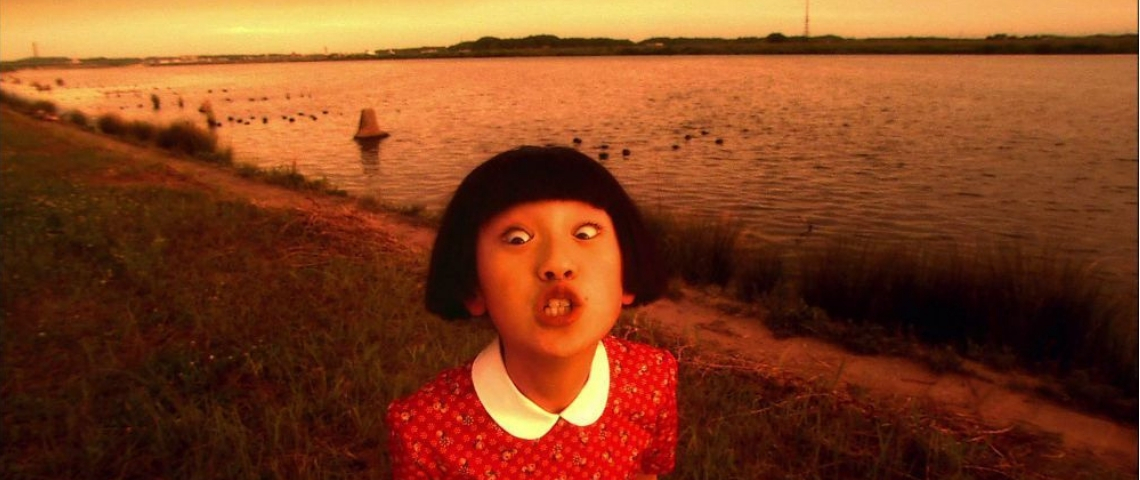 Outbuster, la plateforme des films coup de poing une jeune fille japonaise fait la grimace