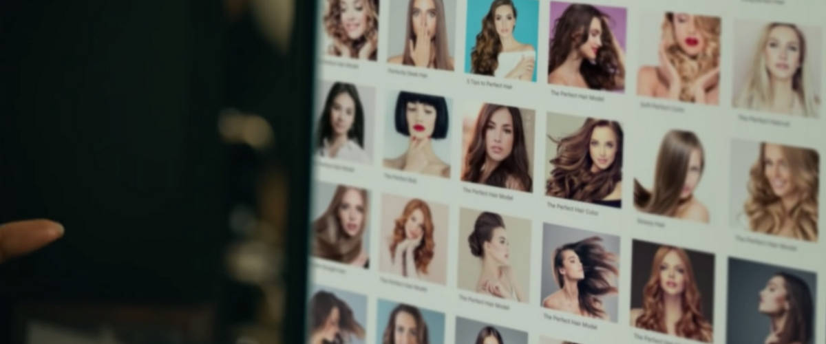 Pantene lance un moteur de recherche qui valorise les femmes Ecran d'un ordinateur ouvert sur un moteur de recherche