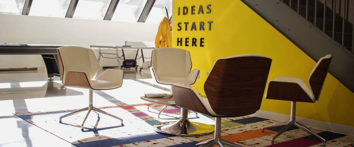 Les pays européens qui investissent le plus dans les start-up Bureau au style 70's