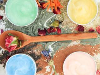 Les recettes du succès d'Aroma-Zone, la marque de cosmeto à faire soi-même