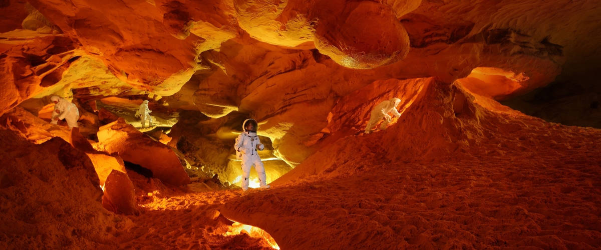 « 54321 Explorations ! » l'exposition immersive du Centre des Arts d’Enghien Les Bains Un astronaute