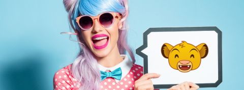 « Zillennials », « 5G », « Deepfake » : top des buzzwords entendus aux Cannes Lions 2019 jeune femme aux cheveux roses et bleus