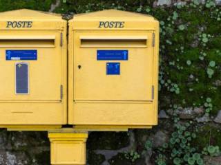 Résidences pour seniors, jeux éducatifs, vélos électriques... Loin du courrier, comment La Poste innove ?