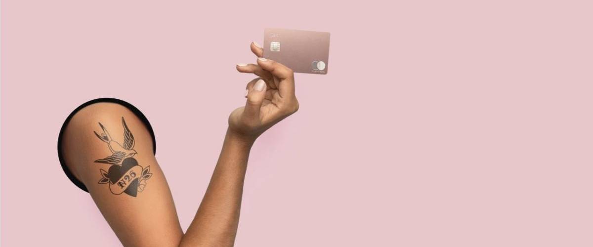 La néo banque N26 revendique 3,5 millions d’utilisateurs Carte N26 sur fond rose