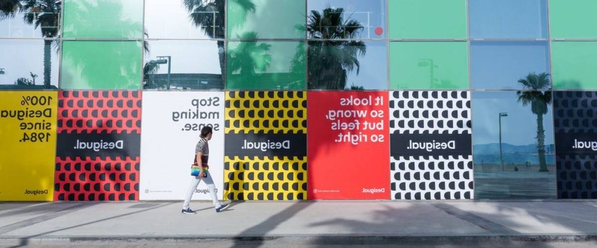 Desigual redéfinit son image de marque Une campagne street-marketing présentant la nouvelle identité de marque de l'entreprise Desigual