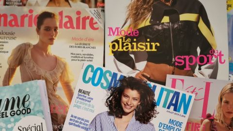 Des magazines féminin disposé en patchwork