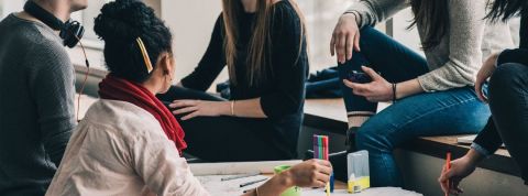 Quelle place pour les femmes en entreprise ? groupe de personnes qui travaille