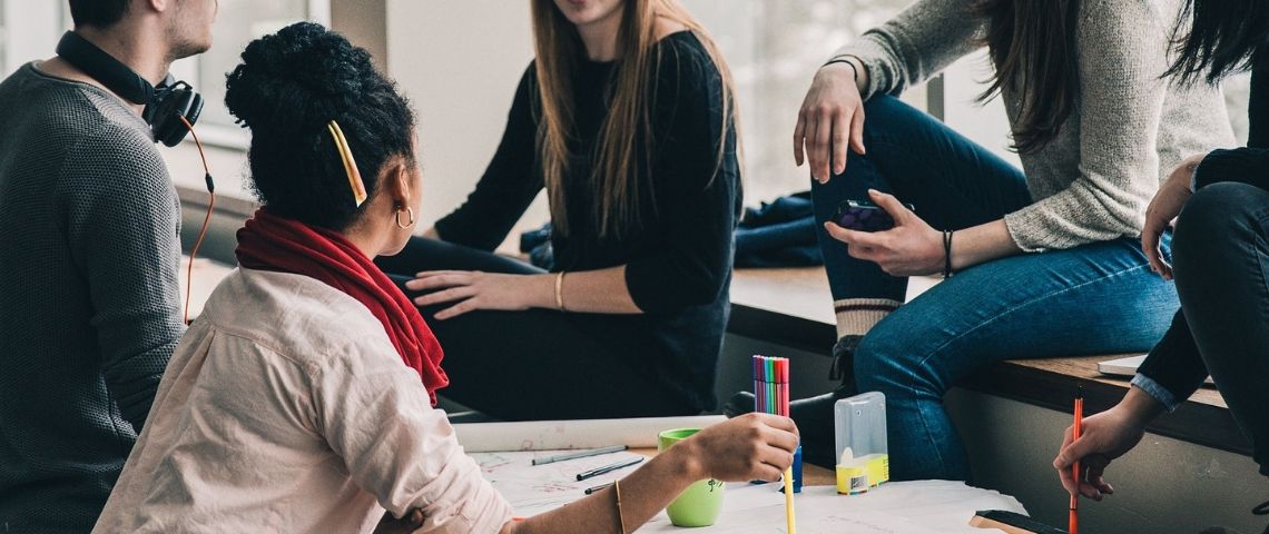 Quelle place pour les femmes en entreprise ? groupe de personnes qui travaille