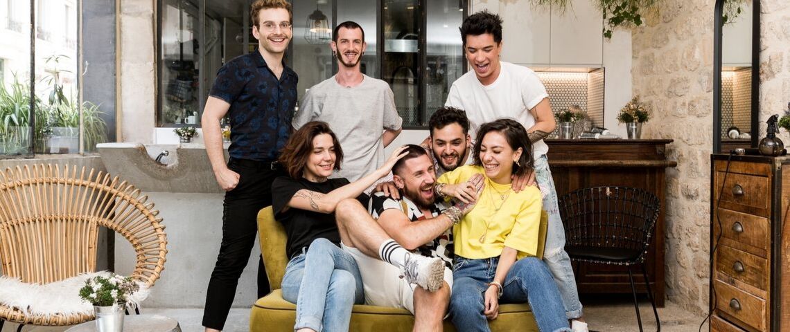 Case study : comment Flexy fédère tous les acteurs de la beauté Des personnes en train de rire