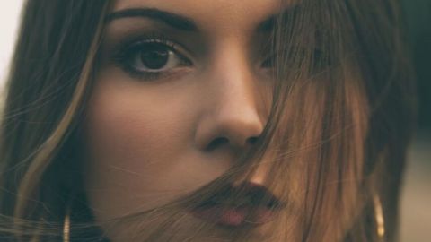 Comment les réseaux sociaux redessinent nos corps Visage d'un mannequin