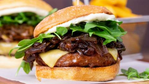 Deux burgers Beyond Meat