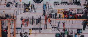 Un atelier de bricolage avec des outils