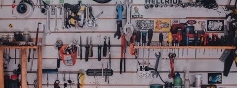 Découvrez le Laboratoire Ecologique 0déchet à Pantin Un atelier de bricolage avec des outils