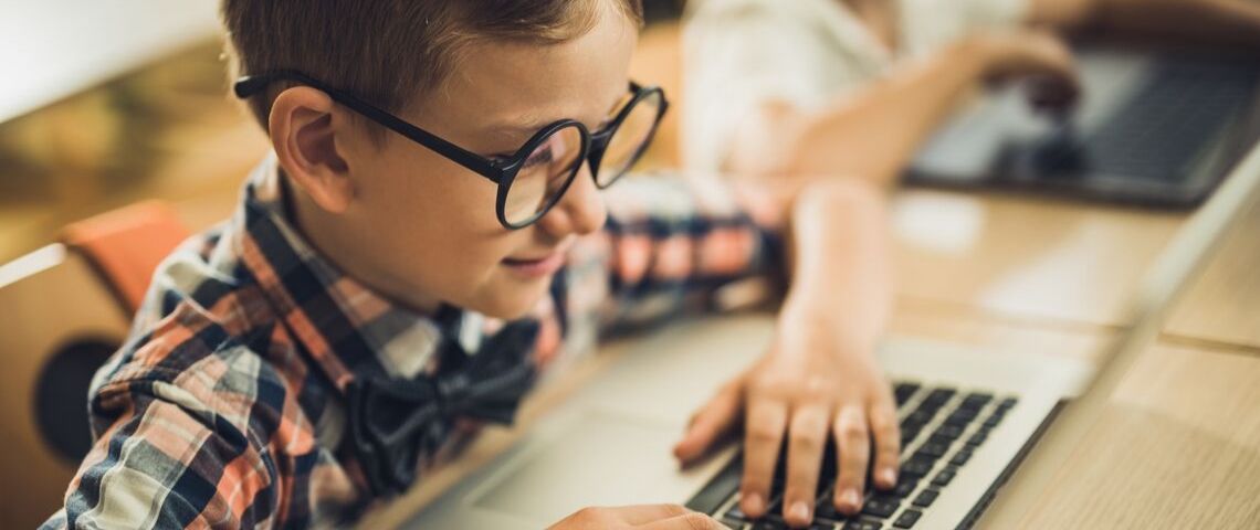 Et si la cybersécurité commençait à l'école ? Français, maths, histoire... et cybersécurité dans l'agenda des écoliers ?