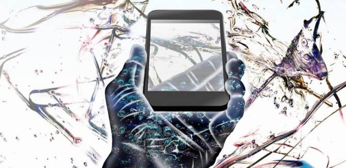 Comment votre smartphone est devenu un « parasite aux pouvoirs divins »