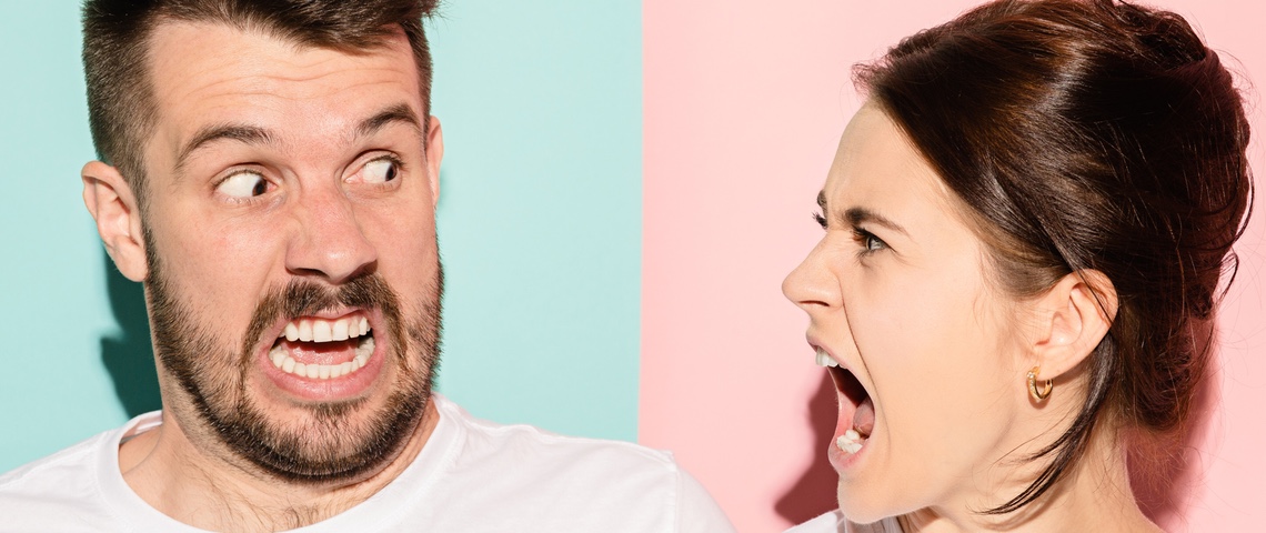 L’entreprise engagée est-elle vraiment la solution pour sortir de l’ère du clash ? Un homme et une femme se disputent en gros plan