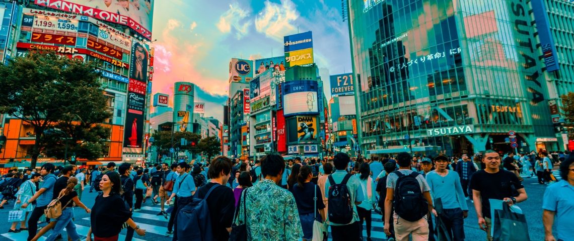 Reussir-segmentation-marketing Des japonais marchent dans la rue