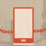 Main menottée à un smartphone