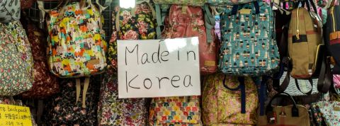 Comment lutter contre la contrefaçon sur Amazon ? Des sacs fabriqués en Corée