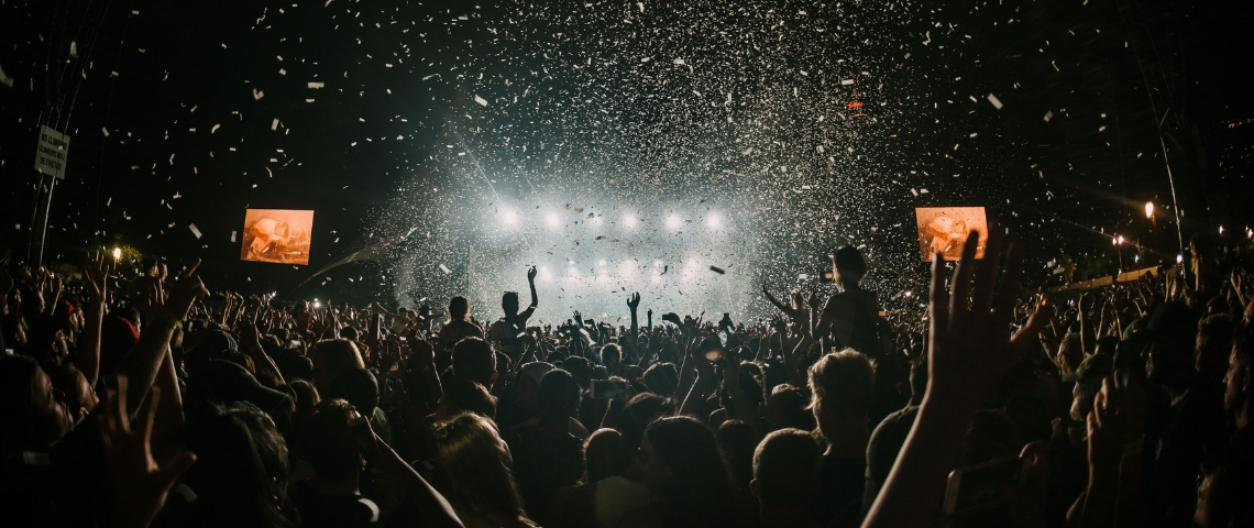 Intersect : le festival d’Amazon boycotté par plus de 800 artistes une soirée un dj et des confettis