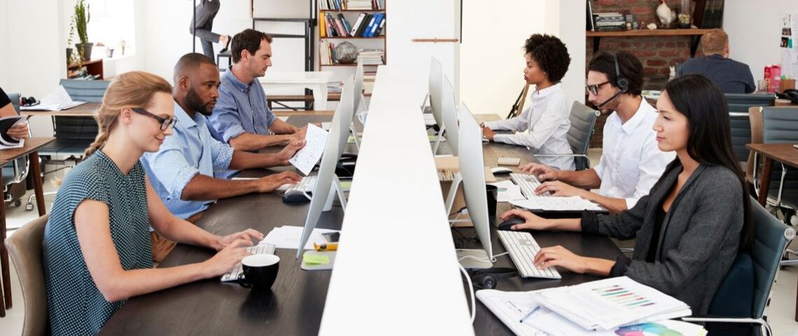 Oui, l'intranet peut être hype des gens travaillant dans une salle