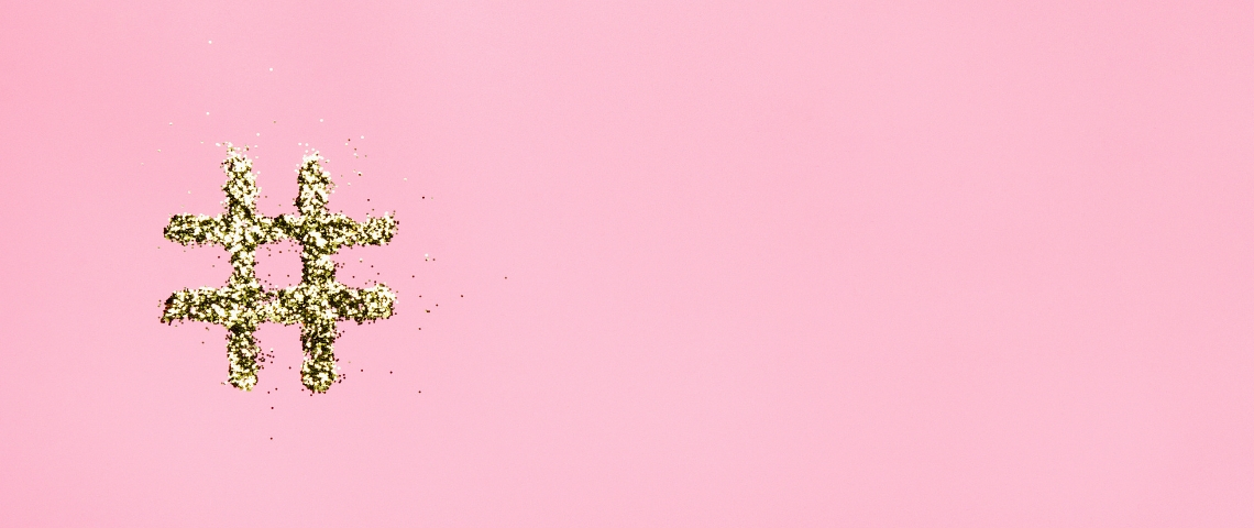 Qui sont les meilleurs dirigeants sur Twitter ? un hashtag en paillettes dorées