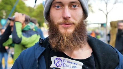 Un militant d'extinction rebellion