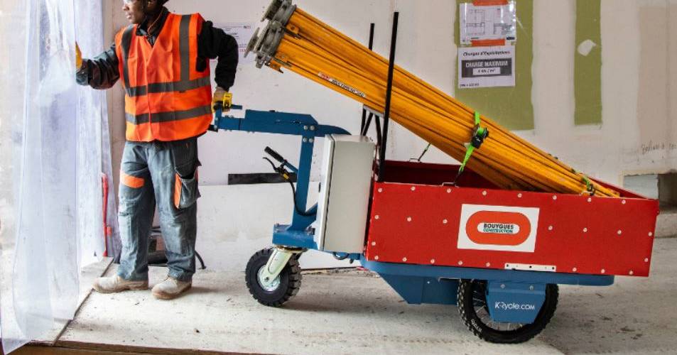 Le Prix David avec Goliath 2019, qui récompense la plus belle alliance entre une jeune et une grande entreprise, a été décerné ce soir au binôme K-RYOLE & BOUYGUES CONSTRUCTION Remorque pour vélo K-Ryole « intelligente » et autonome en énergie