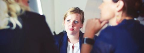 Marques-BtoB-ecosystemes-communautaires-complexes 3 femmes en discussion