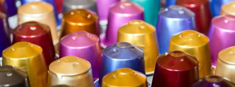 Nespresso veut recycler l'aluminium Des capsules de café Nespresso colorées