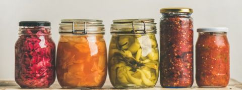 Les lieux dédiés à la fermentation en France Des bocaux avec des légumes fermentés dedans