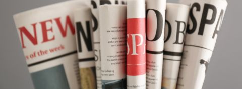 Qui détient les médias de France ? Une liasse de journeaux