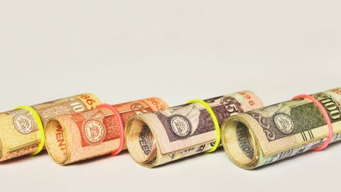 Pourquoi comptables et services financiers vont devoir changer leur manière de compter rouleaux de billets de pays différents