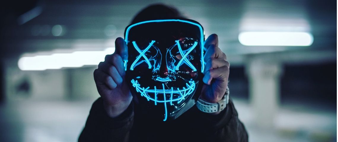 En cybersécurité, l'erreur est souvent humaine Homme masque