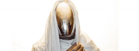 La technologie nous leurre-t-elle ? Homme masqué