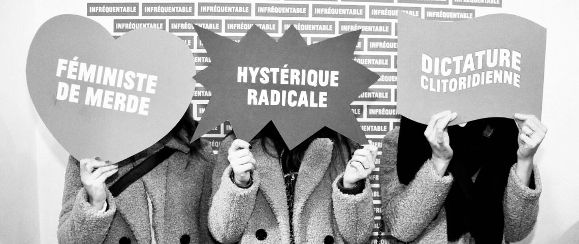 Mauvaise Compagnie la nouvelle marque engagée d'Anais Bourdet la fondatrice du compte Instagram @payetashnek Capture d'écran des messages de la boutique Mauvaise Compagnie : Hystérique radicale, féministe de merde, dictature clitoridienne