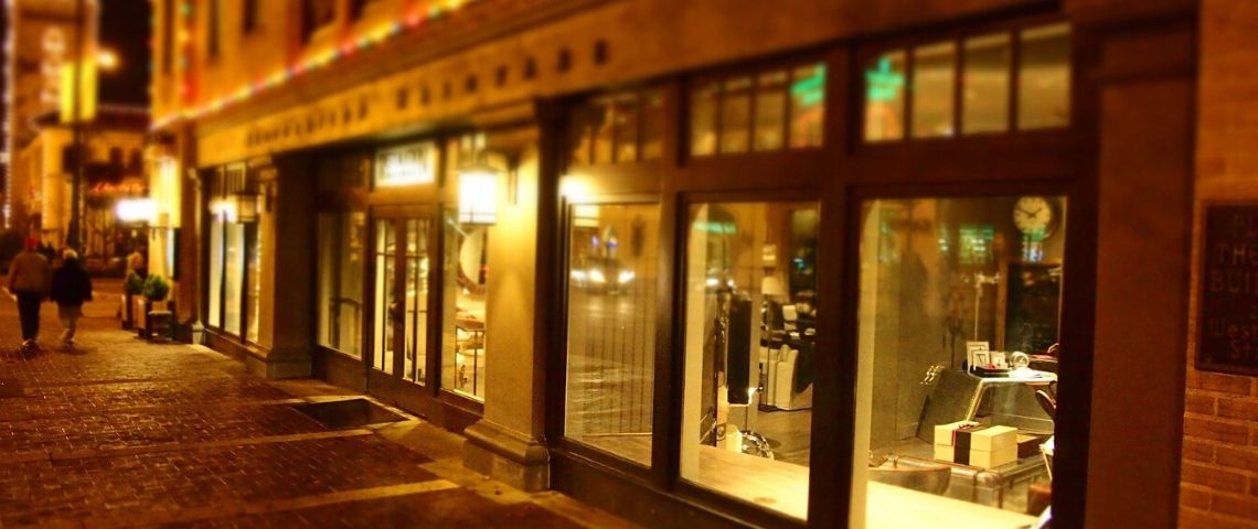 Google Mpas développerait une nouvelle fonctionnalité qui permettrait d'indiquer les rues éclairées la nuit Rue éclairée