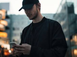 La tech nous force à inventer de nouvelles règles de politesse pour communiquer