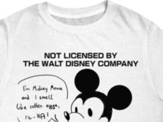Des artistes piègent des bots Twitter qui volent leurs oeuvres pour en faire des t-shirts